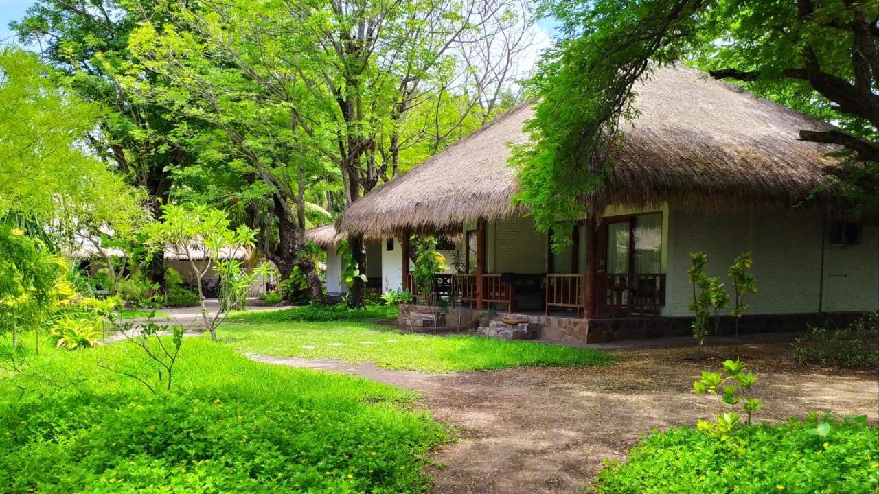 Amrita Maumere Resort Exterior photo